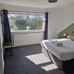 Warsett Crescent, 5 Bedrooms Near The Coast. Prázdninový dům