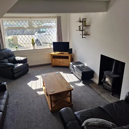 Warsett Crescent, 5 Bedrooms Near The Coast. Prázdninový dům Skelton (North Yorkshire)