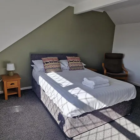 Warsett Crescent, 5 Bedrooms Near The Coast. Skelton (North Yorkshire)