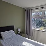 Dom wakacyjny Warsett Crescent, 5 Bedrooms Near The Coast. *