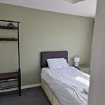 Dom wakacyjny Warsett Crescent, 5 Bedrooms Near The Coast. *