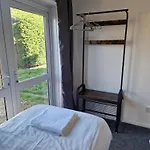 Dom wakacyjny Warsett Crescent, 5 Bedrooms Near The Coast. *