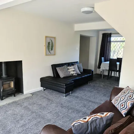 Warsett Crescent, 5 Bedrooms Near The Coast. בית נופש Skelton (North Yorkshire)