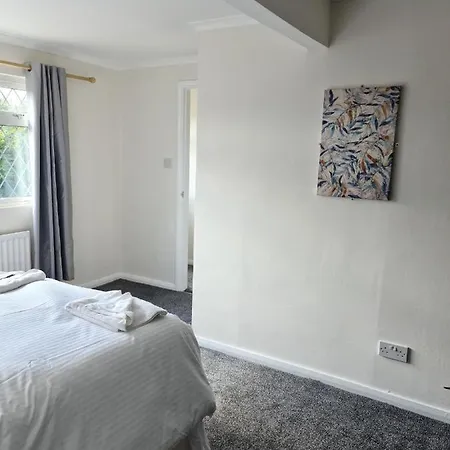 Warsett Crescent, 5 Bedrooms Near The Coast. בית נופש Skelton (North Yorkshire)