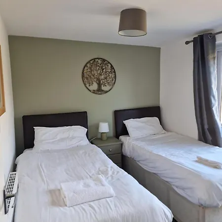 Warsett Crescent, 5 Bedrooms Near The Coast. * Skelton (North Yorkshire)