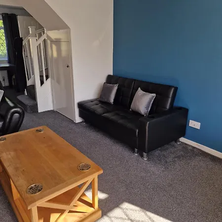 Warsett Crescent, 5 Bedrooms Near The Coast. Feriehus *