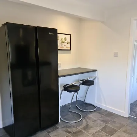 Warsett Crescent, 5 Bedrooms Near The Coast. *