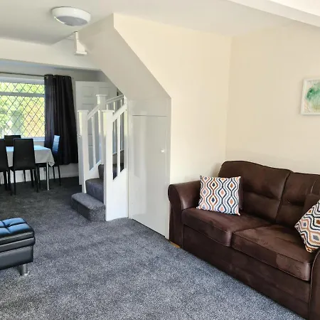 Warsett Crescent, 5 Bedrooms Near The Coast. * Skelton (North Yorkshire)